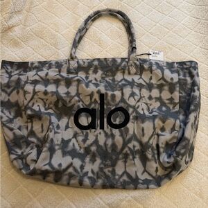 ALO Yoga Black and Gray Tie-Dye Tote Bag